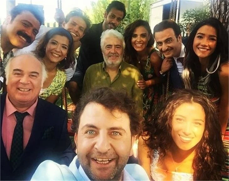 Erkan Kolçak Köstendil ile Cansu Tosun aşk yaşıyor