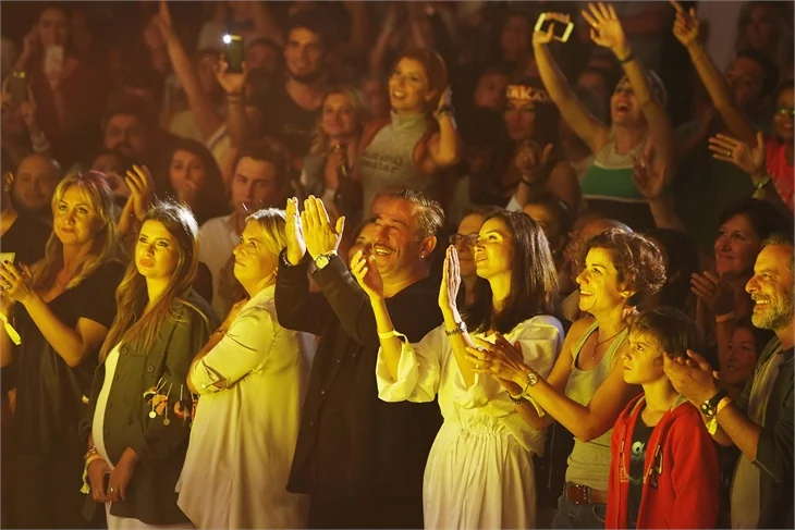 Cem Yılmaz, Tarkan konserine Ahu Yağtu ile gitti!