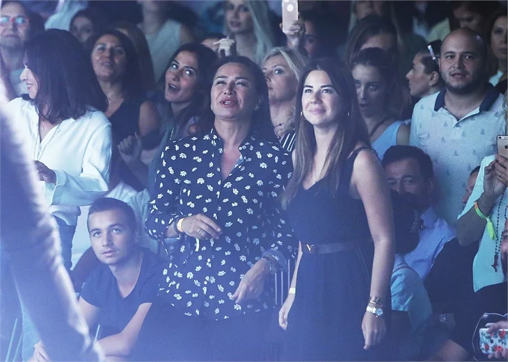 Cem Yılmaz, Tarkan konserine Ahu Yağtu ile gitti!