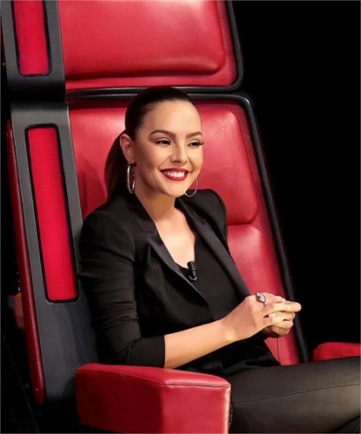 Ebru Gündeş O Ses Türkiye'den ayrıldı
