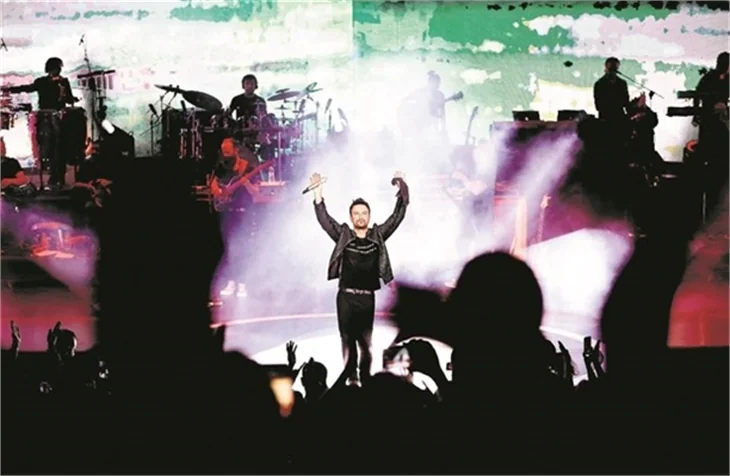 Tarkan konserine ünlü akını!
