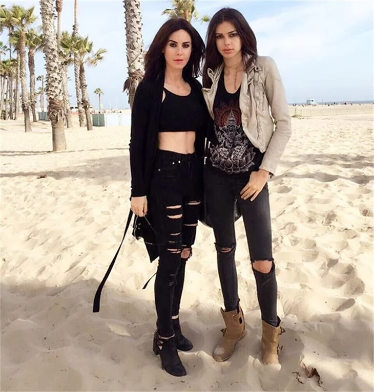 Defne Samyeli'den olay yaratan paylaşım