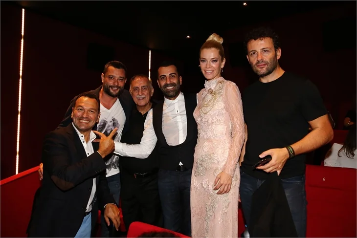 'El Değmemiş Aşk' filminin galası yapıldı!