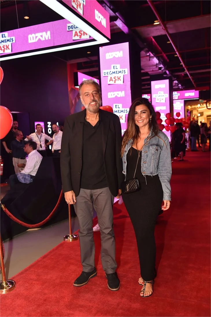 'El Değmemiş Aşk' filminin galası yapıldı!