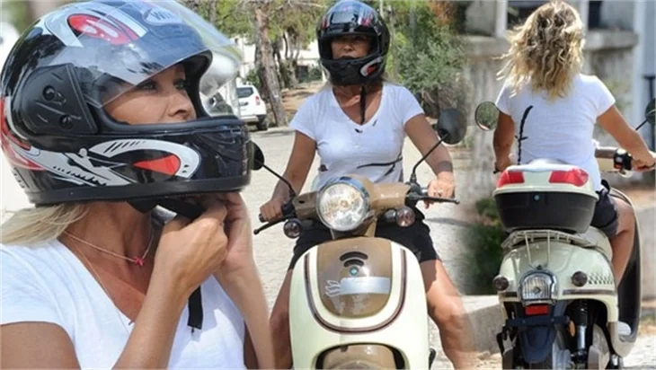 Hülya Avşar Ayvalık'ı motosikletle dolaşıyor