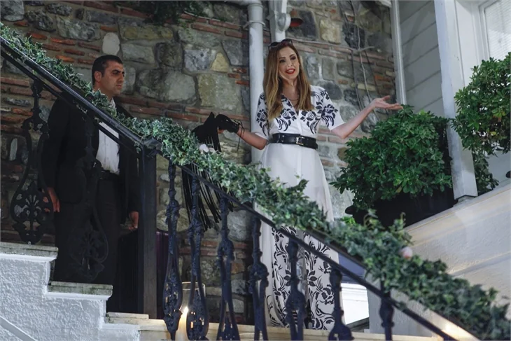 'Paramparça' bomba gibi geliyor!