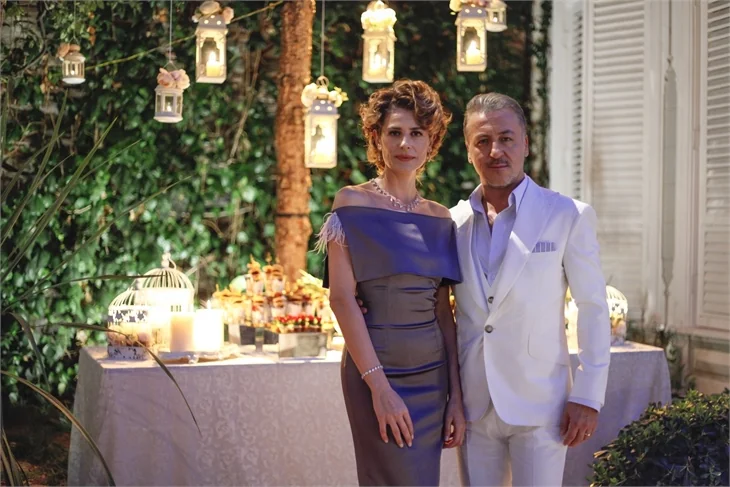 'Paramparça' bomba gibi geliyor!