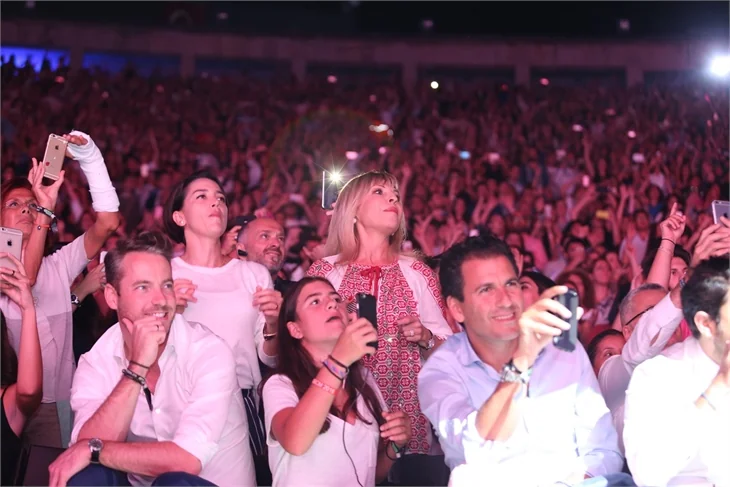 Tarkan konserine ünlü akını!