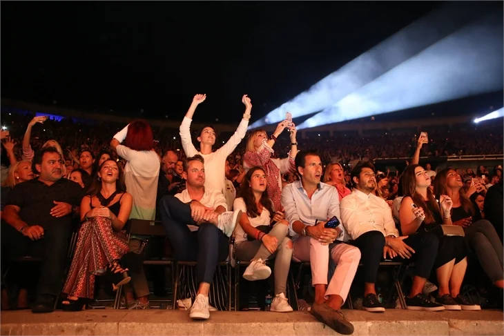 Tarkan konserine ünlü akını!