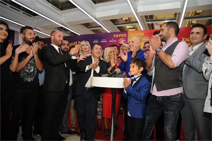 'Yıldızlar Da Kayar Das Borak' filmin galası yapıldı!