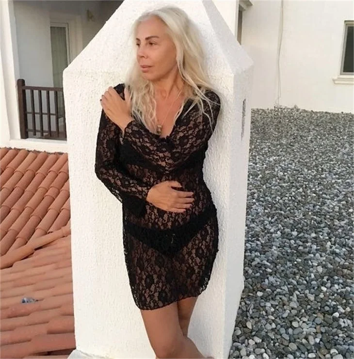 58'lik Semiha Yankı'dan bikinili pozlar