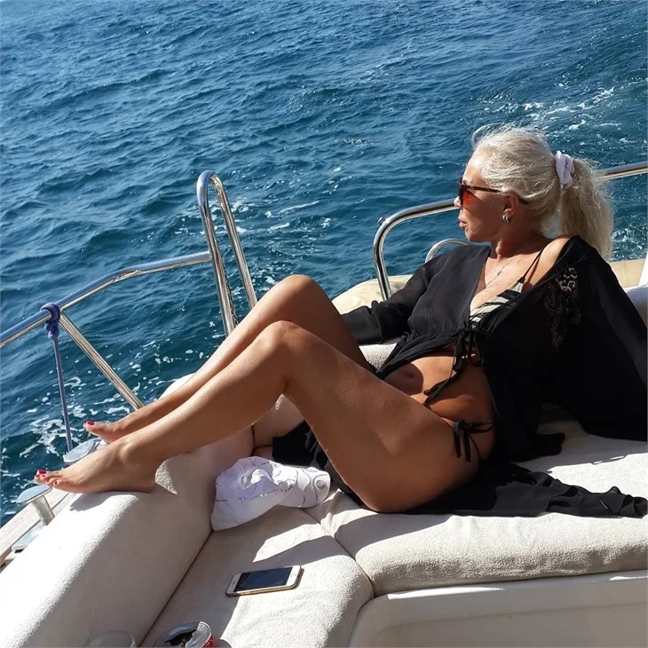 58'lik Semiha Yankı'dan bikinili pozlar