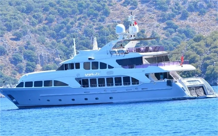 Yasemin Özilhan eşi ve çocuklarıyla Bodrum tatilinde