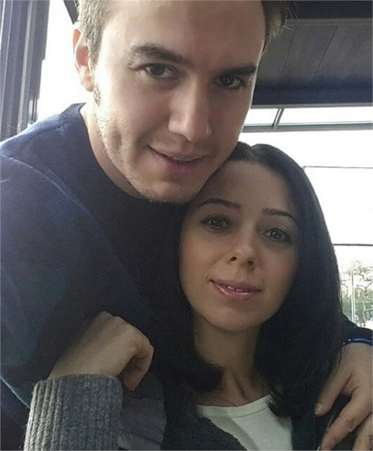 Mustafa Ceceli eşiyle birlikte hacca gitti