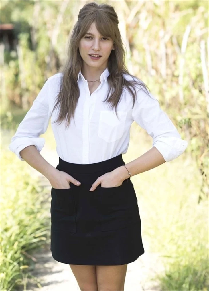 Serenay Sarıkaya okul yıllarına döndü
