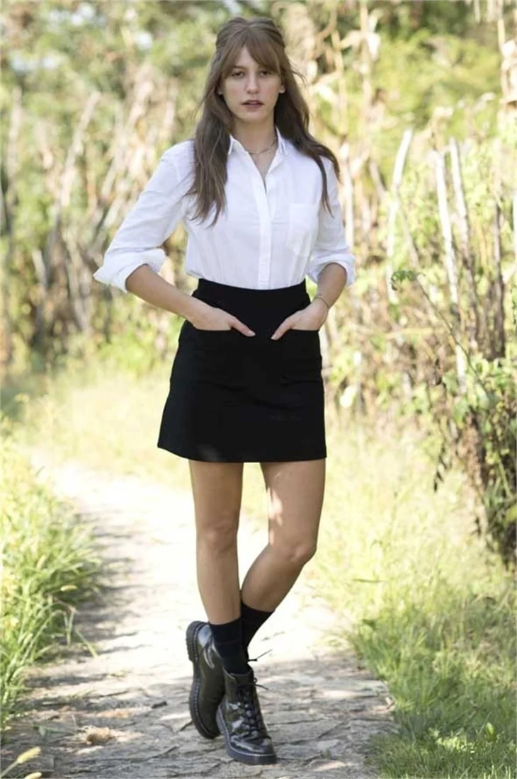 Serenay Sarıkaya okul yıllarına döndü