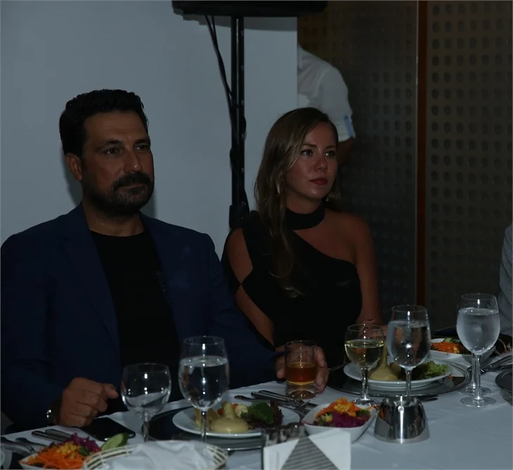 “Babam ve Ailesi” ekibi ilk bölümü birlikte izledi!