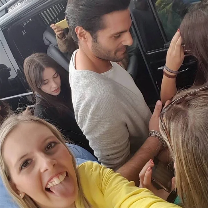 İtalya'da Serkan Çayoğlu ve Özge Gürel izdihamı