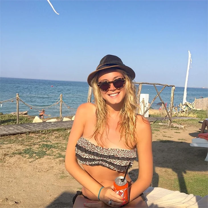Ünlü sunucunun çıplak fotoğrafları internete sızdı