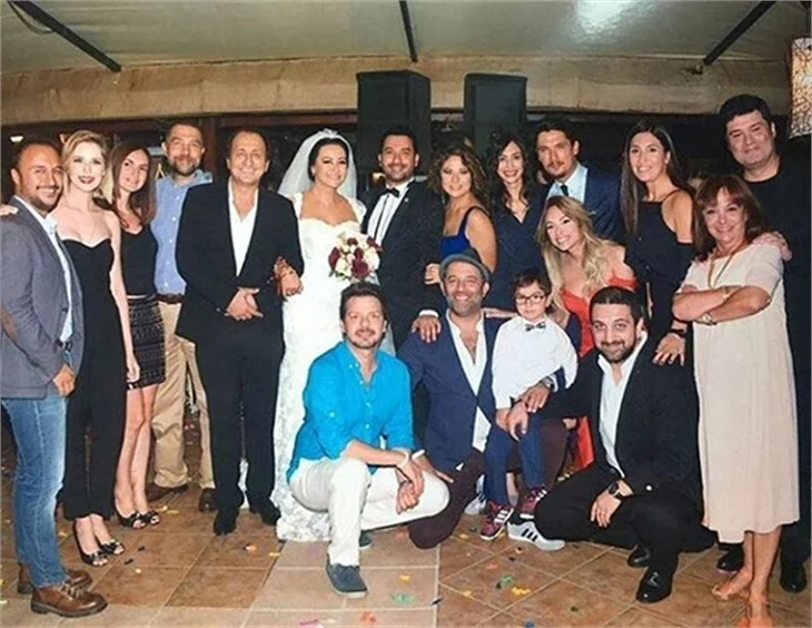 "Arka Sokaklar"ın komiseri Ozan Çobanoğlu ile Ezgi Sertel evlendi!