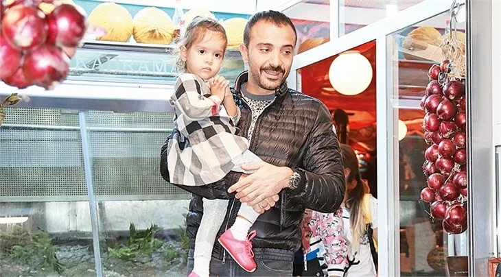 Hira, Demet’i koşturdu