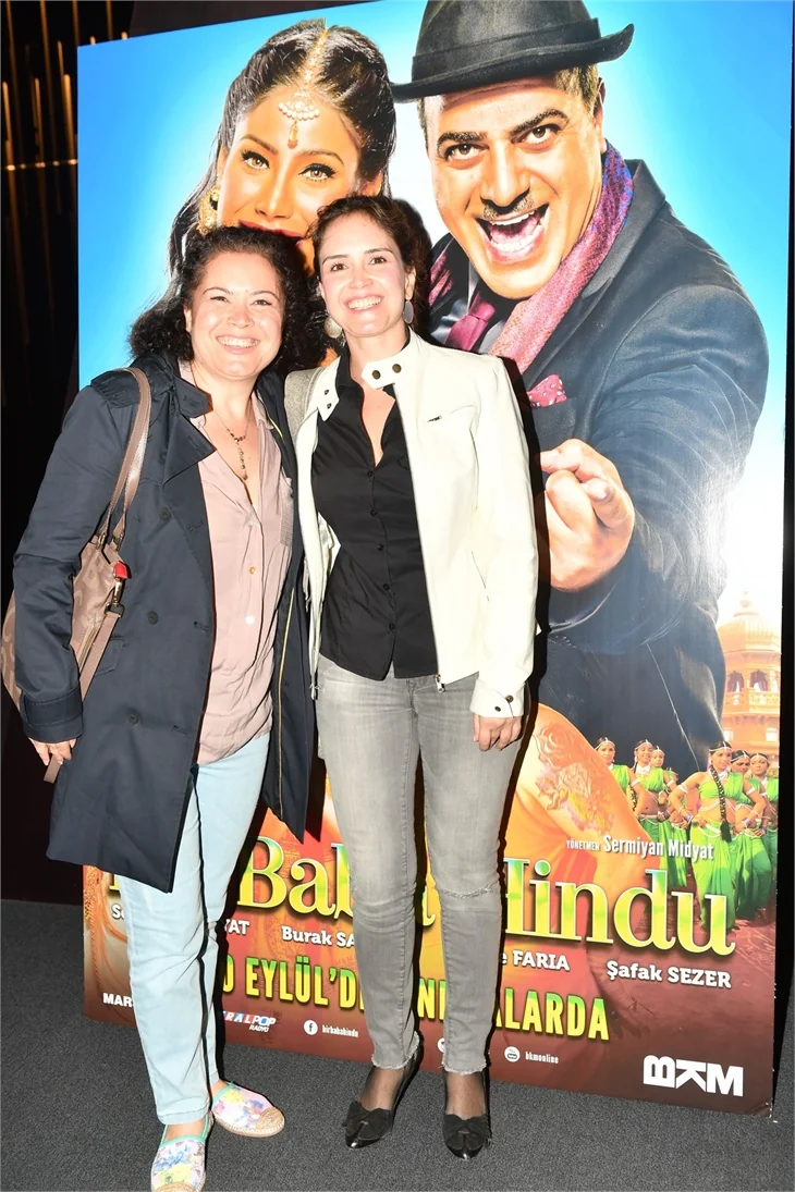 "Bir Baba Hindu"nun galasında yıldız geçidi!