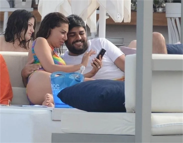 Ebru Yaşar'dan bebek müjdesi