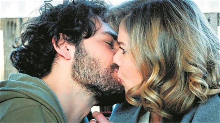 Burcu Biricik'ten öpüşme sahnesine açıklama