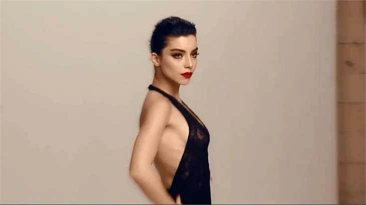 Merve Boluğur ve Gizem Karaca aynı dizide
