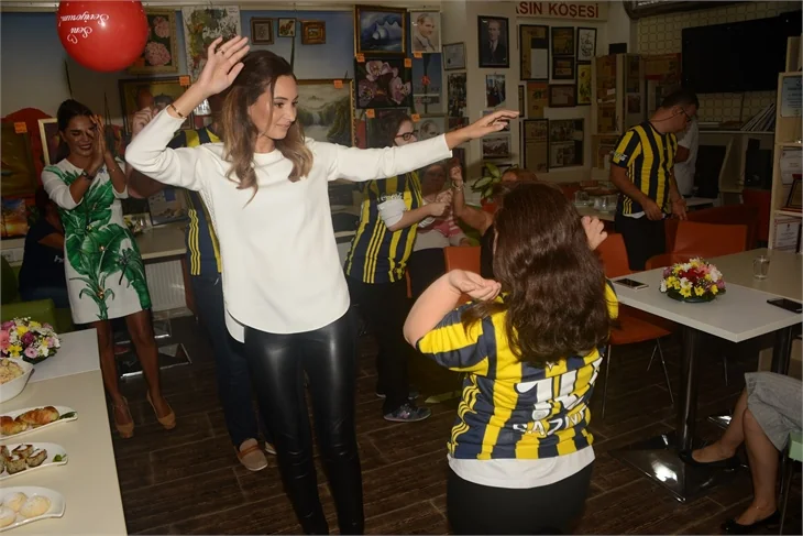 Ünlü güzellerden Down Sendromlu gençlere destek!