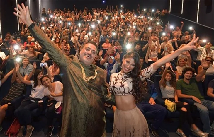 İzmir’e Hindu çıkarması