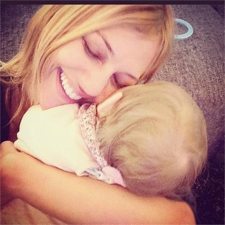 İşte Meryem Uzerli ve kızı Lara...
