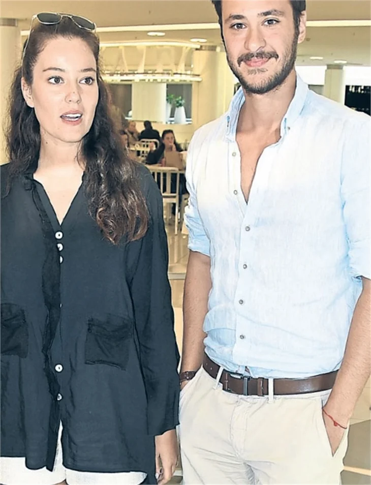 Pelin Akil: Falda bebek var!