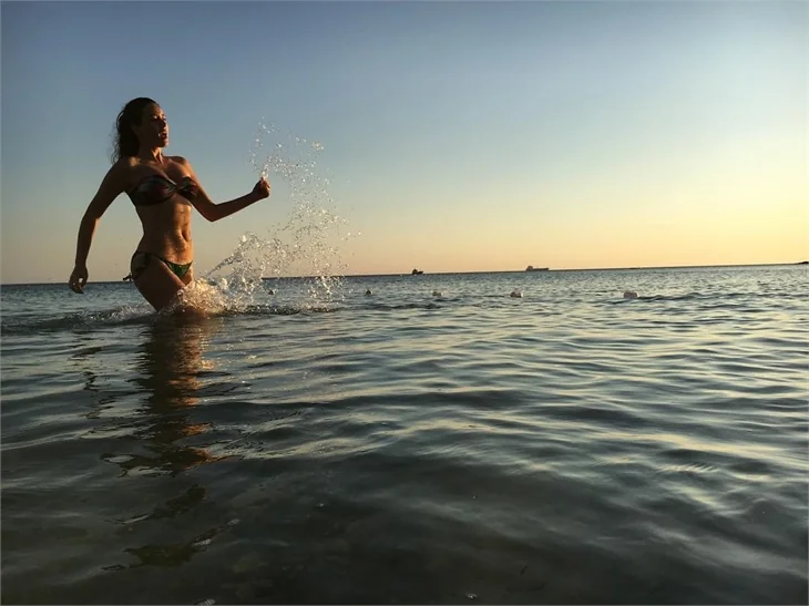 Pelin Akil: Falda bebek var!