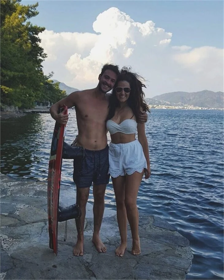 Pelin Akil: Falda bebek var!