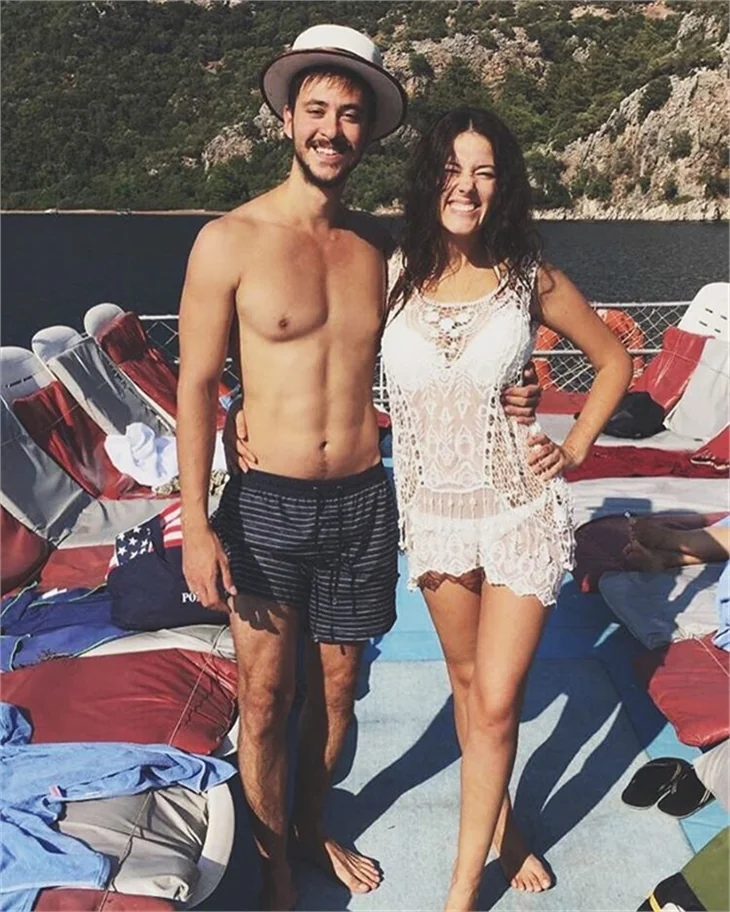 Pelin Akil: Falda bebek var!