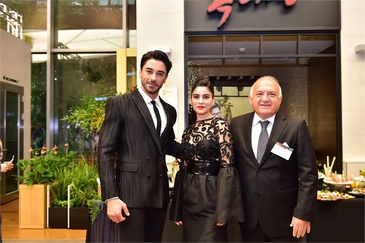 Zeynep Çamcı ve Gökhan Alkan, Kore'den ödülle döndü!