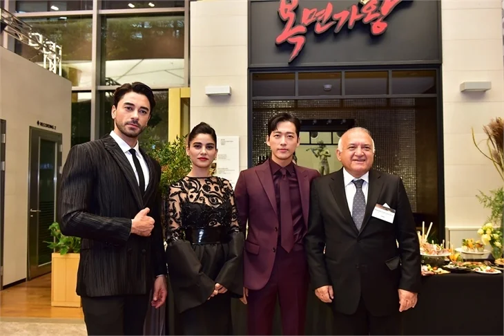 Zeynep Çamcı ve Gökhan Alkan, Kore'den ödülle döndü!