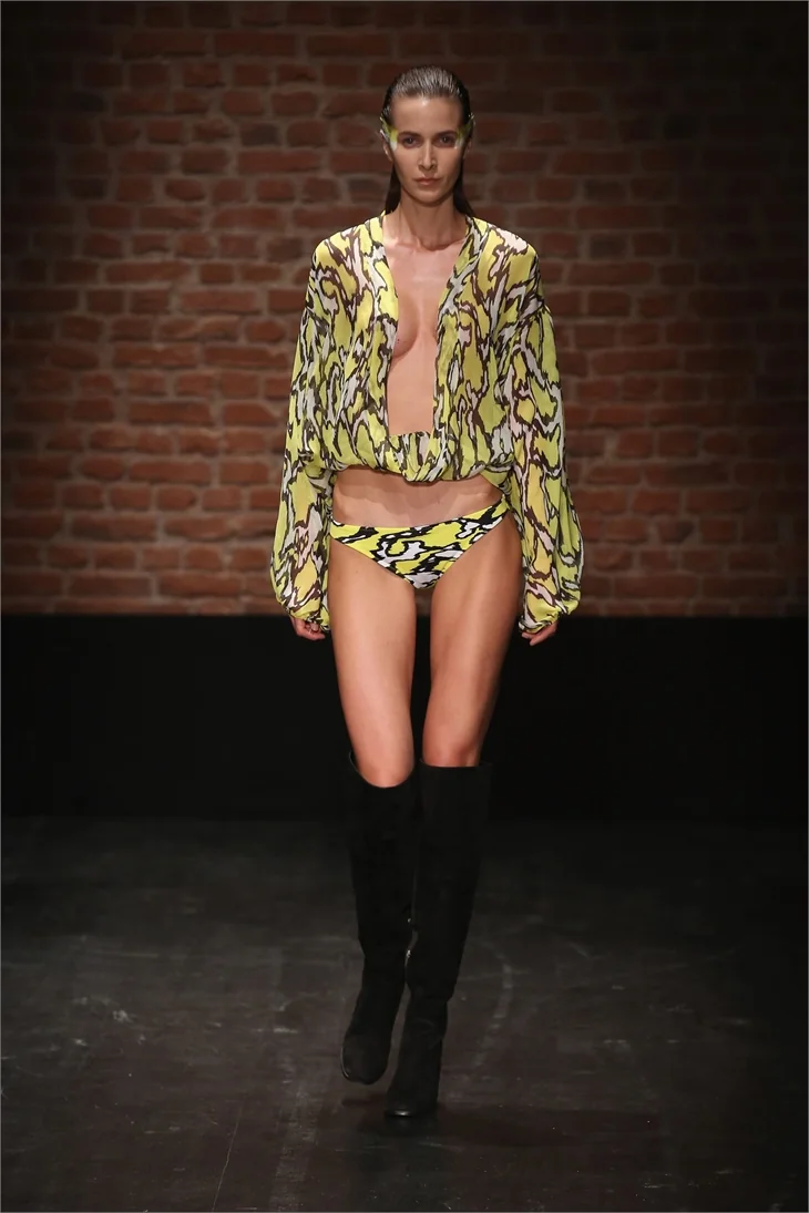 Fashion Week'ten renkli görüntüler