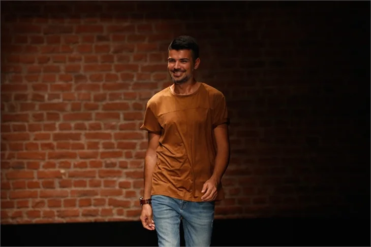 Fashion Week'ten renkli görüntüler