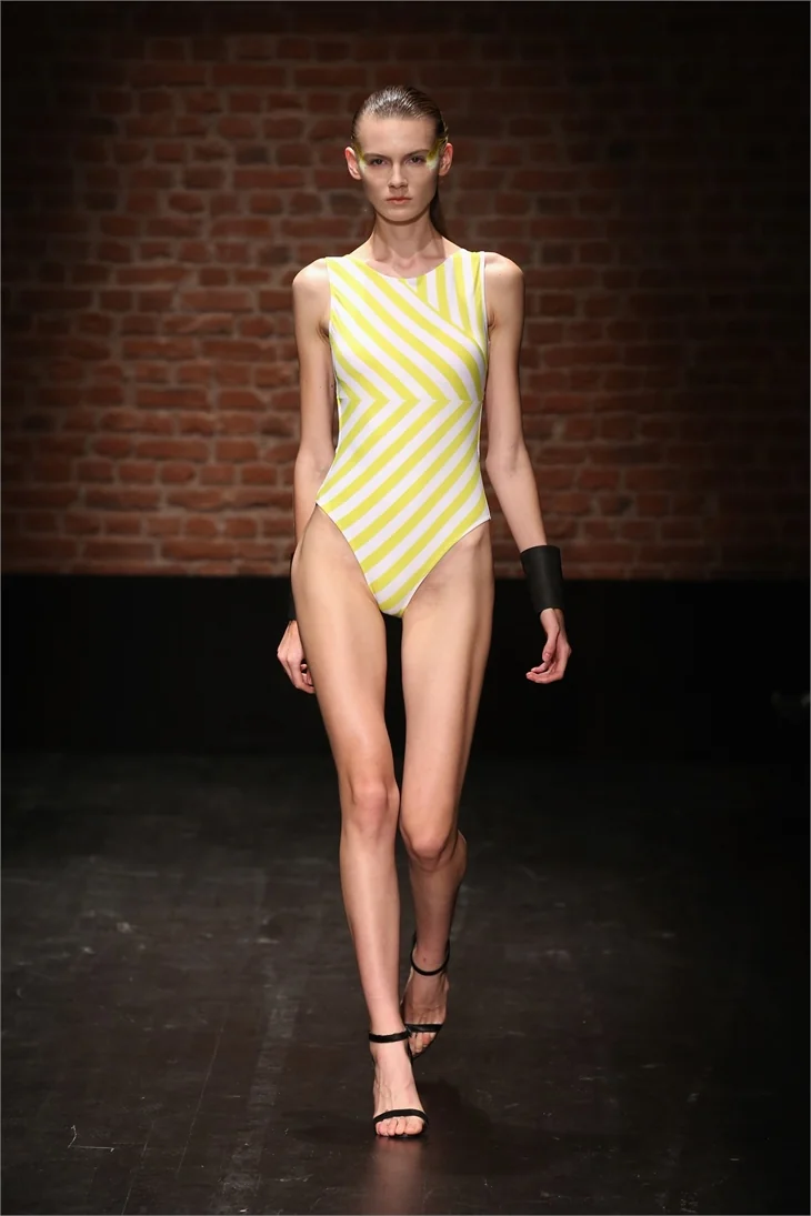 Fashion Week'ten renkli görüntüler