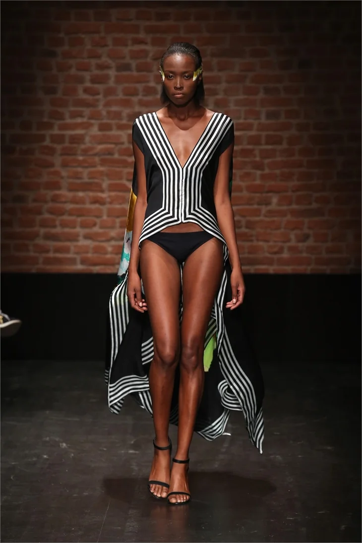Fashion Week'ten renkli görüntüler