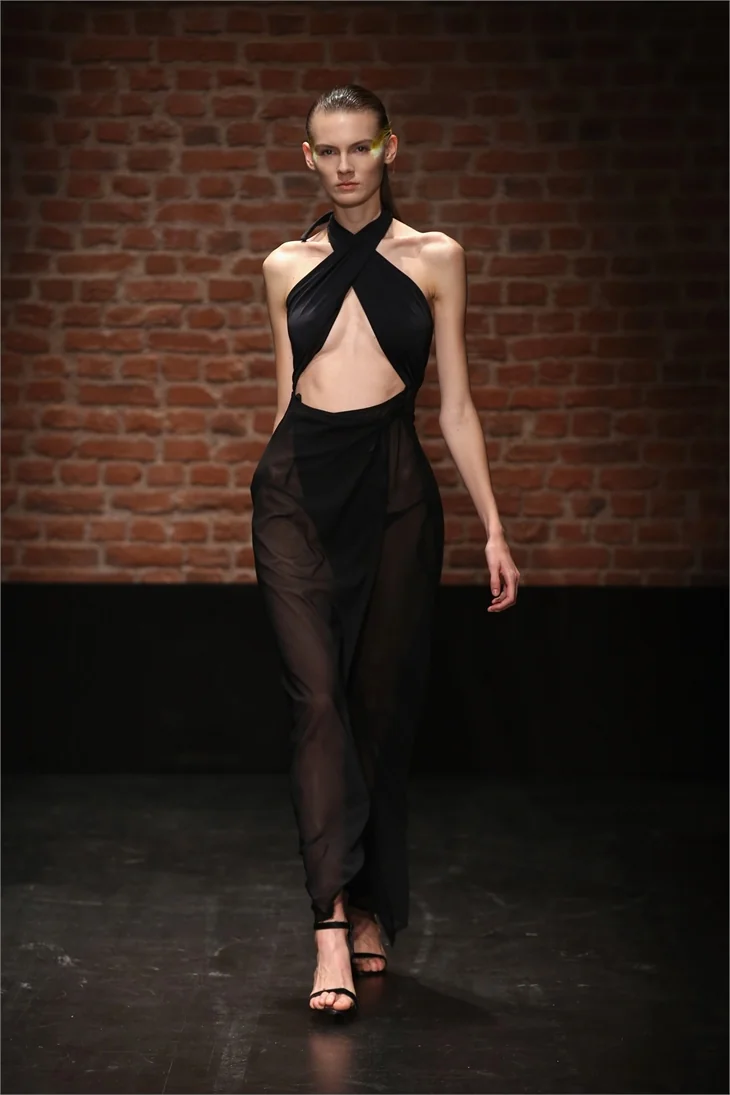 Fashion Week'ten renkli görüntüler
