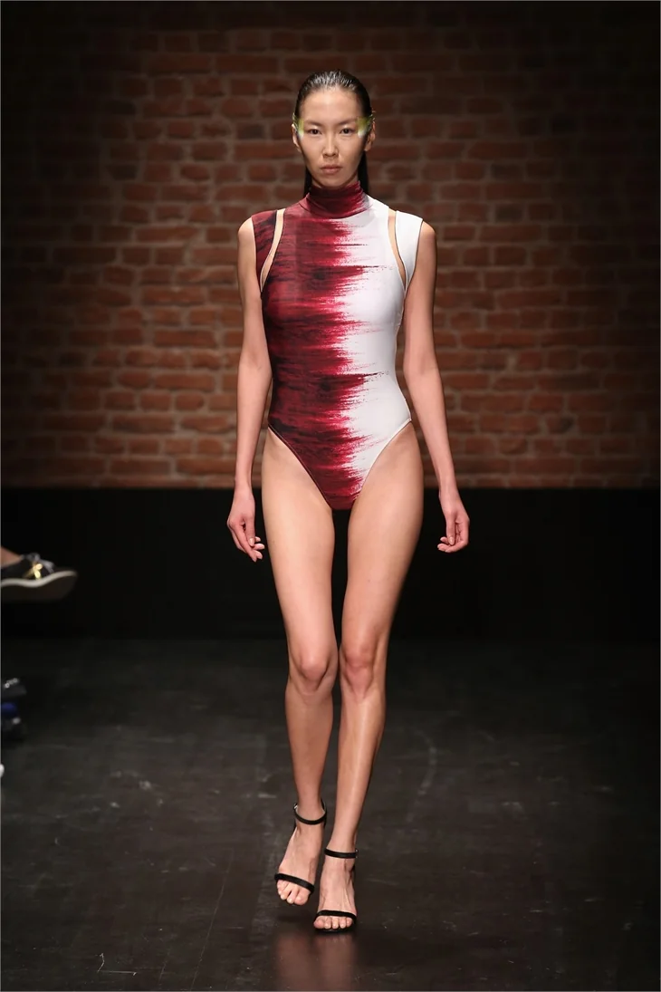 Fashion Week'ten renkli görüntüler