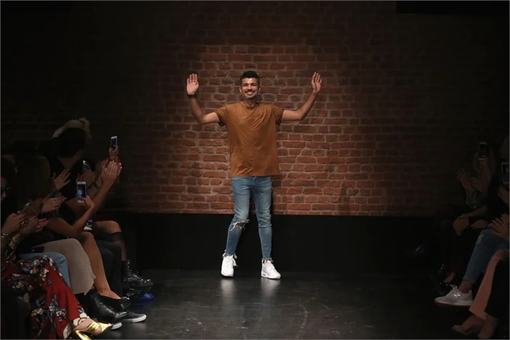 Fashion Week'ten renkli görüntüler