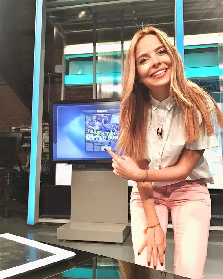 TRT spikeri Deniz Satar sosyal medyayı salladı