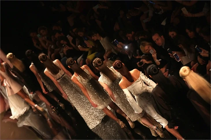 Fashion Week İstanbul Özgür Masur defilesinden kareler