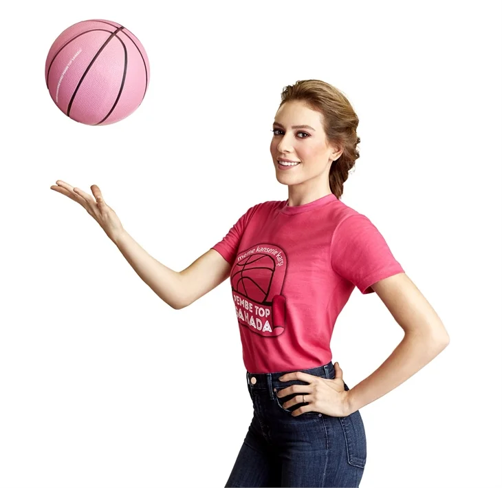 Hava atışı Sinem Kobal’dan