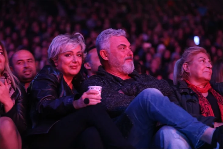 Kenan Doğulu konserine ünlü çıkarması!