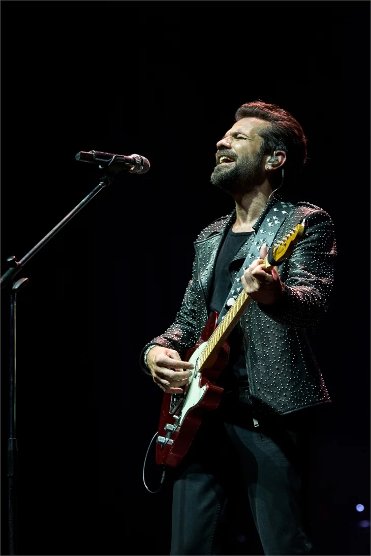Kenan Doğulu konserine ünlü çıkarması!